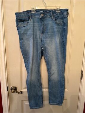 Old Navy Mid-Rise Rockstar Super Skinny 16 short jeans